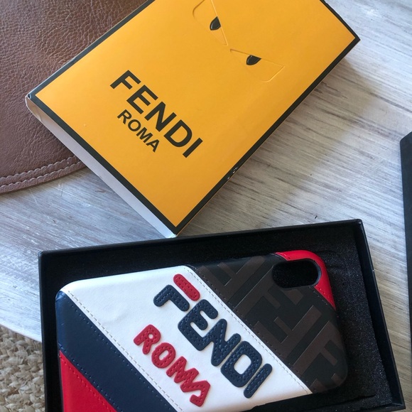 Fendi

FF Logo iPhone X Case - Picture 7 of 10